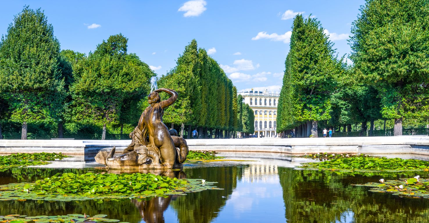Schöner gepflegter kommunaler Garten in Wien